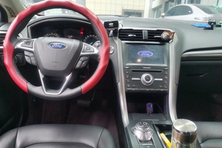Used Ford Mondeo 2017 Facelifted EcoBoost 180 Fashion Edition Center Console