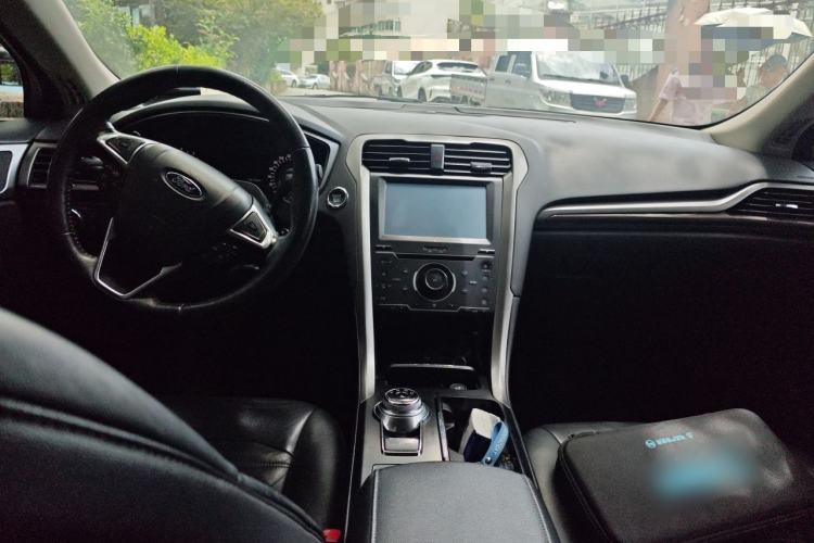 Used Ford Mondeo 2017 EcoBoost 180 Stylish Model Center Console