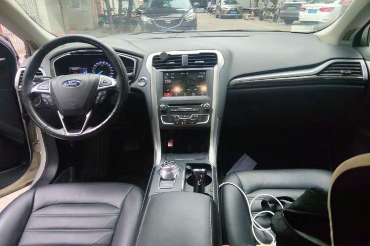 Used Ford Mondeo 2017 Restyled EcoBoost 180 Luxury Version Center Console