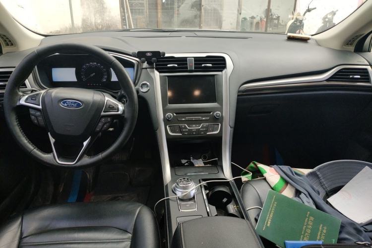 Used Ford Mondeo 2017 Restyled EcoBoost 180 Luxury Version Center Console