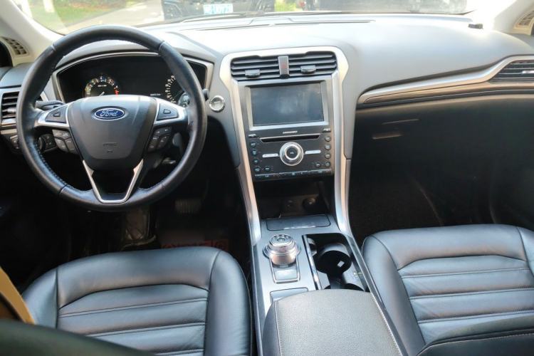 Used Ford Mondeo 2017 EcoBoost 200 Stylish Model Center Console