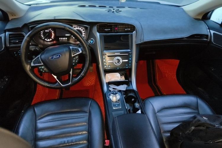 Used Ford Mondeo 2017 EcoBoost 180 Stylish Model Center Console