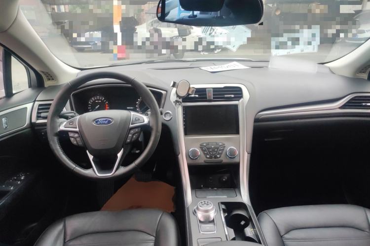 Used Ford Mondeo 2017 EcoBoost 180 Stylish Model Center Console