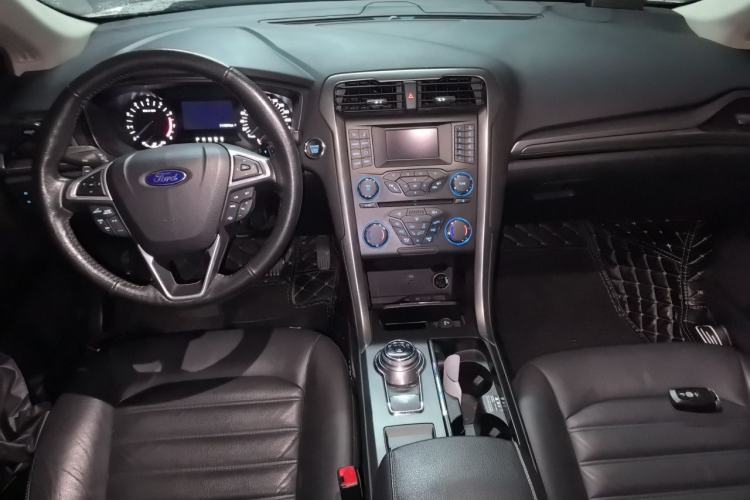 Used Ford Mondeo 2017 EcoBoost 200 Stylish Model Center Console