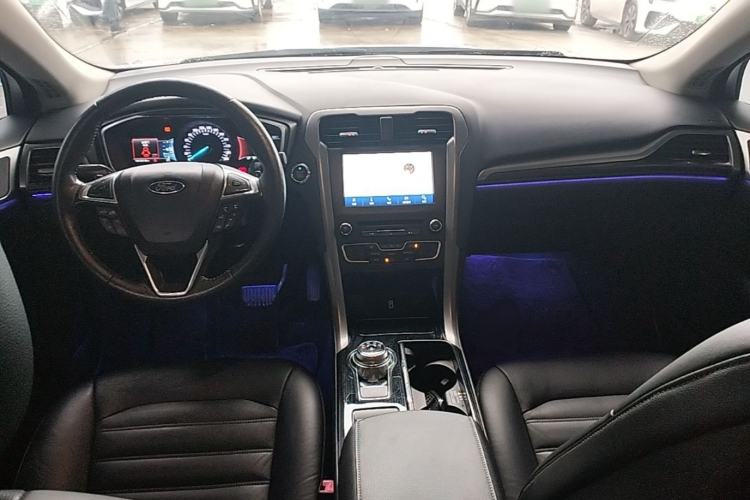 Used Ford Mondeo 2017 EcoBoost 200 Luxury Model Center Console