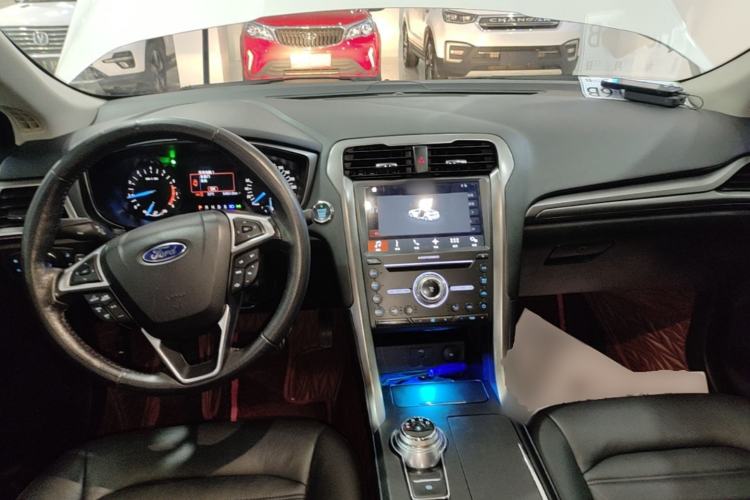 Used Ford Mondeo 2017 EcoBoost 200 Stylish Model Center Console