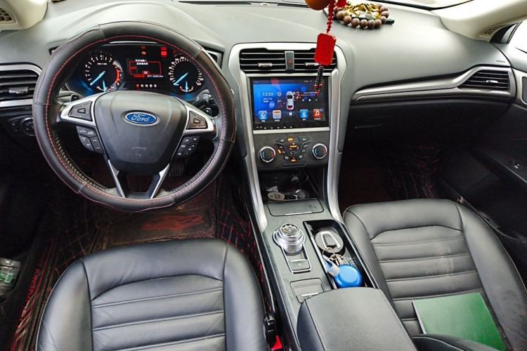Used Ford Mondeo 2017 EcoBoost 180 Stylish Model Center Console