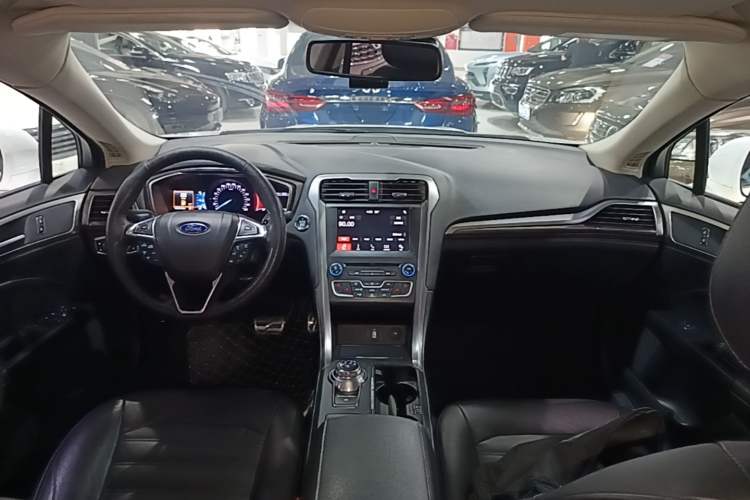Used Ford Mondeo 2017 Facelifted EcoBoost 200 Luxury Version Center Console