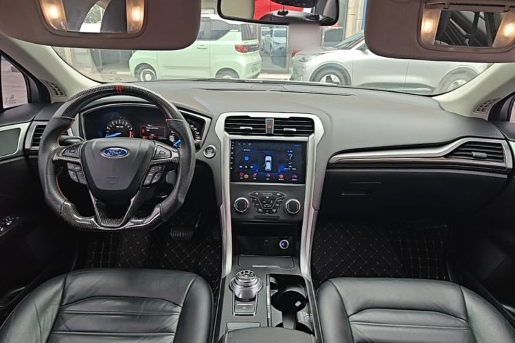 Used Ford Mondeo 2017 EcoBoost 180 Stylish Model Center Console