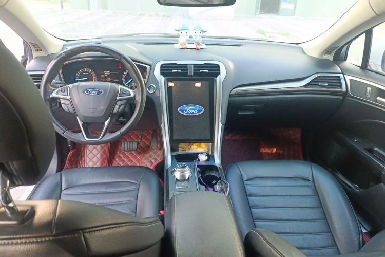 Used Ford Mondeo 2017 EcoBoost 180 Stylish Model Center Console