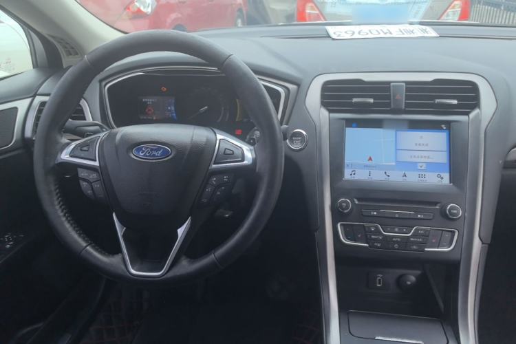 Used Ford Mondeo 2017 EcoBoost 200 Luxury Model Center Console