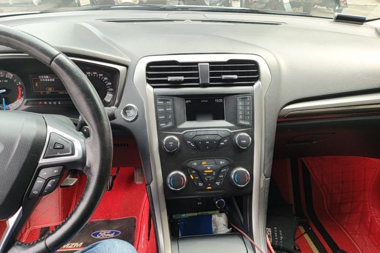 Used Ford Mondeo 2017 Facelifted EcoBoost 180 Fashion Edition Center Console