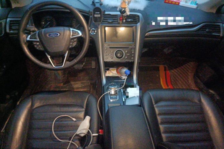 Used Ford Mondeo 2017 EcoBoost 180 Stylish Model Center Console