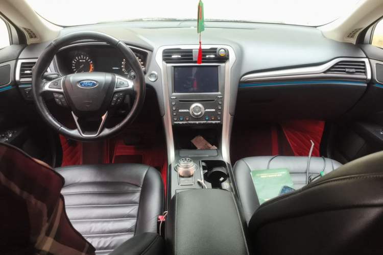 Used Ford Mondeo 2017 EcoBoost 180 Luxury Model Center Console