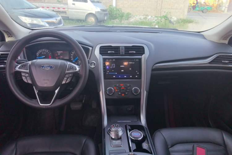 Used Ford Mondeo 2017 Facelifted EcoBoost 180 Fashion Edition Center Console