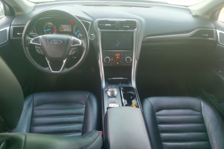 Used Ford Mondeo 2017 EcoBoost 200 Stylish Model Center Console