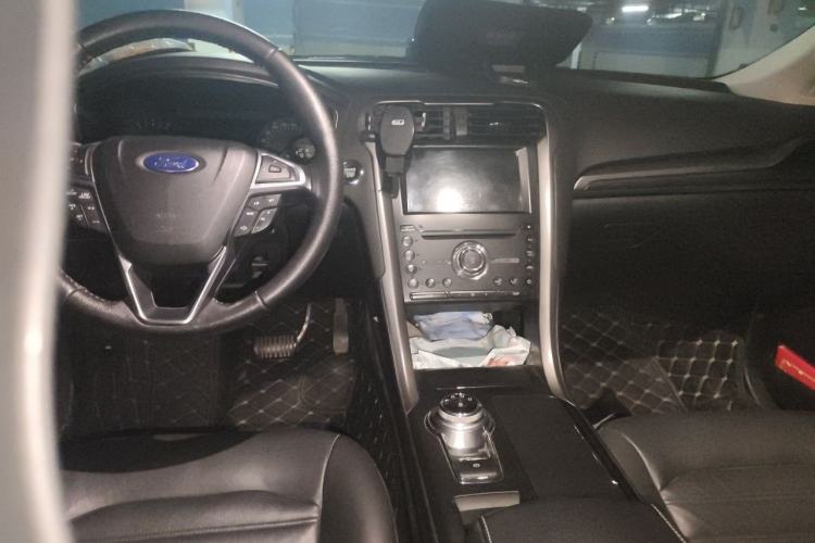Used Ford Mondeo 2017 EcoBoost 200 Stylish Model Center Console