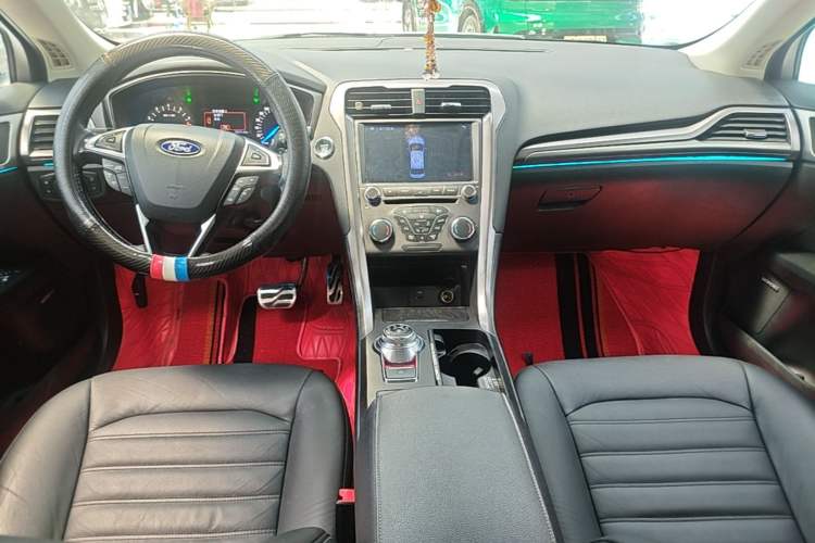 Used Ford Mondeo 2017 EcoBoost 180 Stylish Model Center Console