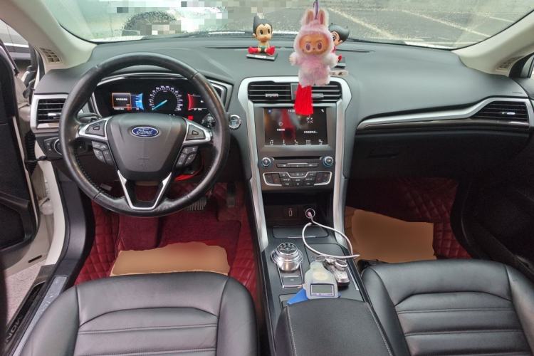 Used Ford Mondeo 2017 EcoBoost 200 Luxury Model Center Console