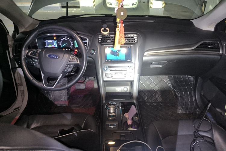 Used Ford Mondeo 2017 2.0L HEV Zhihao Model Center Console