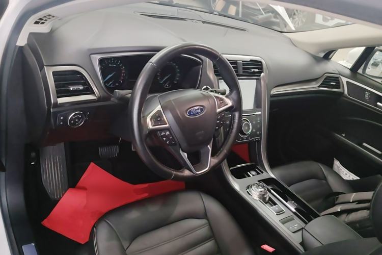 Used Ford Mondeo 2017 EcoBoost 180 Stylish Model Center Console