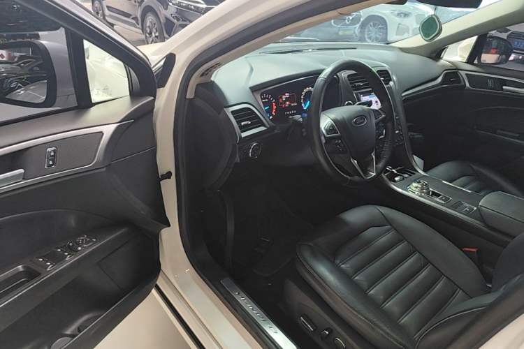 Used Ford Mondeo 2017 EcoBoost 180 Stylish Model Driver Seat