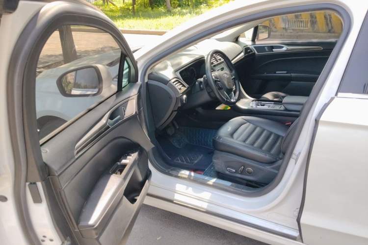Used Ford Mondeo 2017 EcoBoost 180 Stylish Model Driver Seat