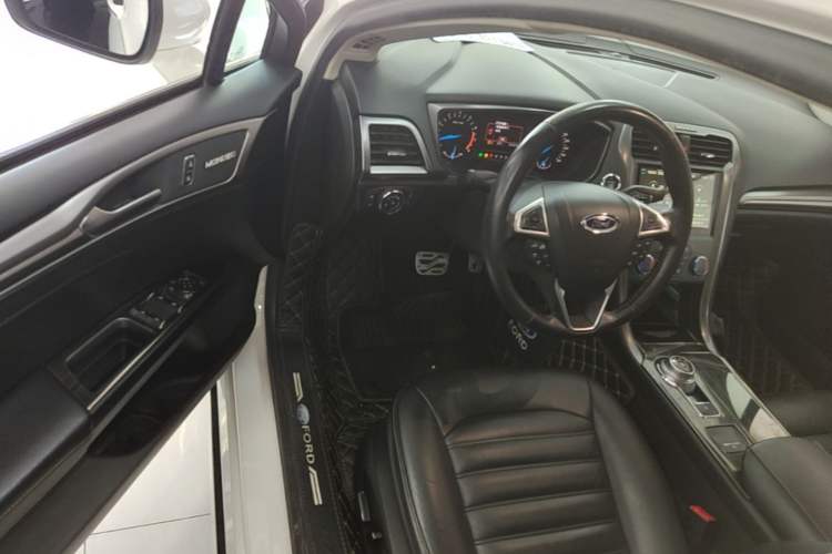 Used Ford Mondeo 2017 EcoBoost 180 Stylish Model Driver Seat