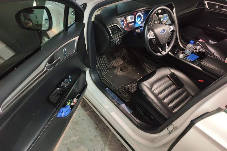 Used Ford Mondeo 2017 EcoBoost 180 Stylish Model Driver Seat
