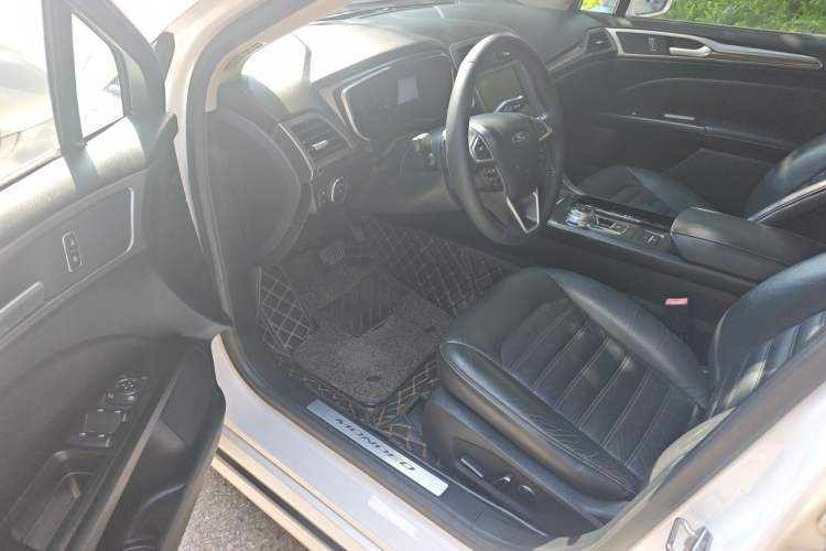 Used Ford Mondeo 2017 EcoBoost 180 Luxury Model Driver Seat