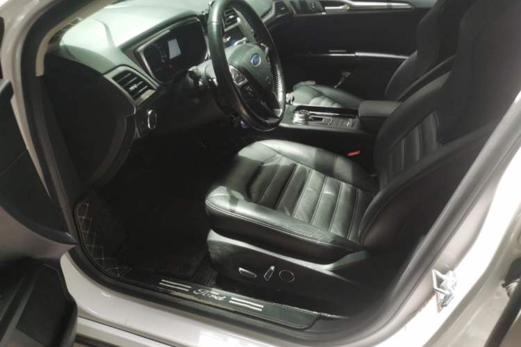 Used Ford Mondeo 2017 EcoBoost 180 Luxury Model Driver Seat
