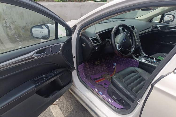 Used Ford Mondeo 2017 Restyled EcoBoost 200 Fashion Edition Driver Seat