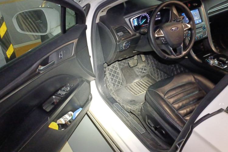 Used Ford Mondeo 2017 EcoBoost 180 Luxury Model Driver Seat