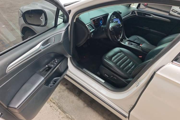 Used Ford Mondeo 2017 EcoBoost 200 Stylish Model Driver Seat