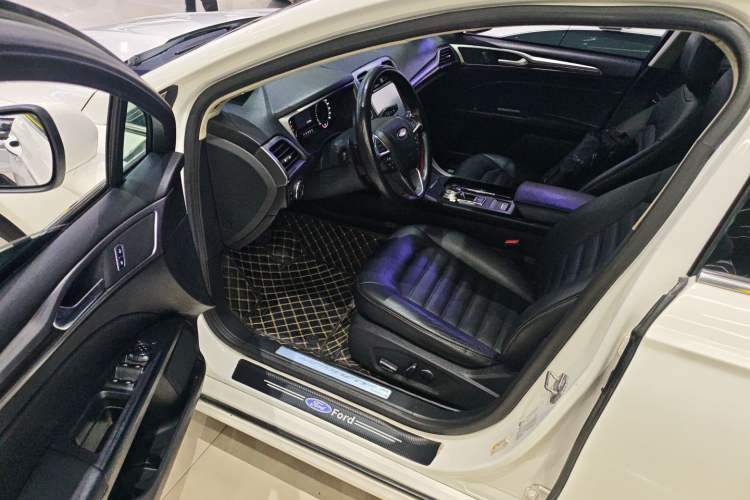 Used Ford Mondeo 2017 EcoBoost 180 Stylish Model Driver Seat