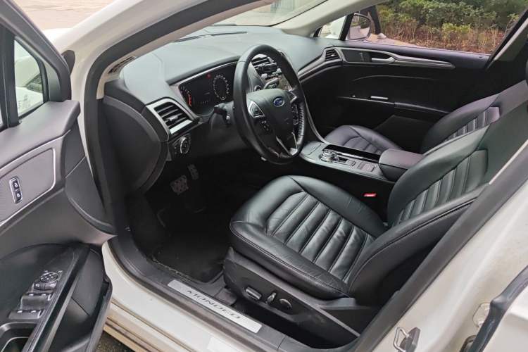 Used Ford Mondeo 2017 EcoBoost 180 Stylish Model Driver Seat