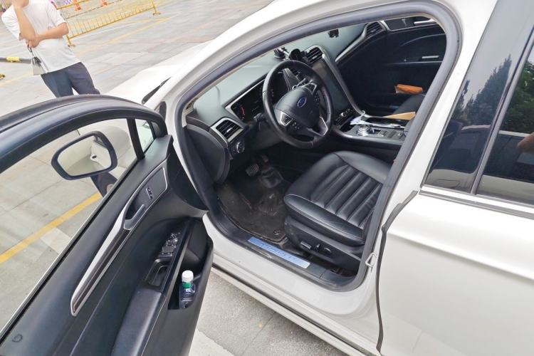 Used Ford Mondeo 2017 EcoBoost 180 Stylish Model Driver Seat