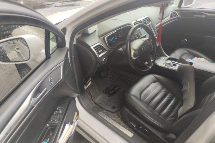Used Ford Mondeo 2017 EcoBoost 180 Luxury Model Driver Seat
