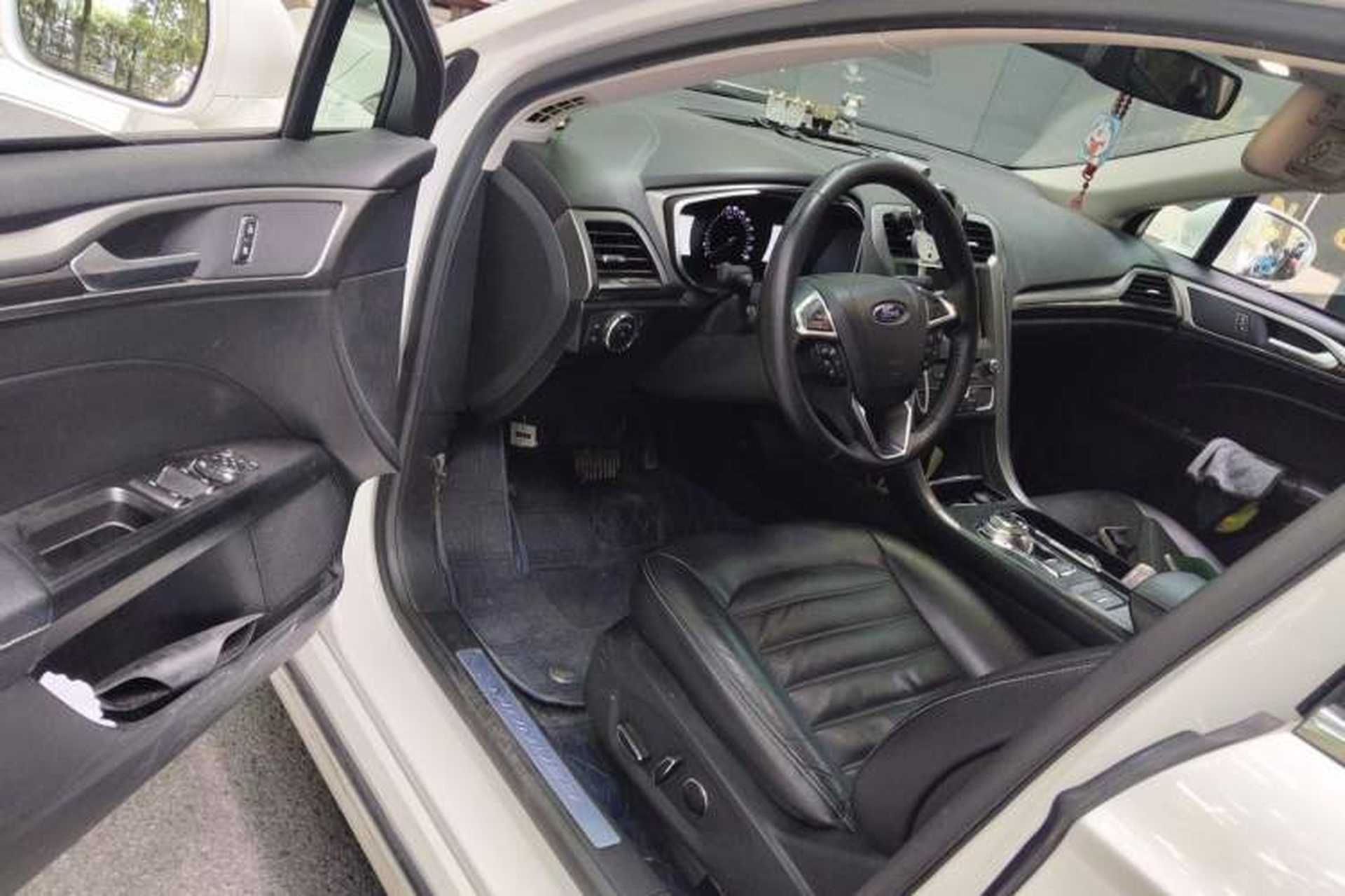 Used Ford Mondeo 2017 EcoBoost 200 Luxury Model Driver Seat