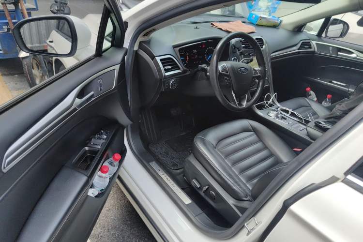 Used Ford Mondeo 2017 EcoBoost 180 Stylish Model Driver Seat