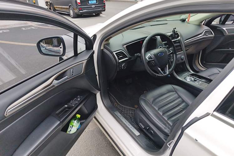 Used Ford Mondeo 2017 EcoBoost 180 Stylish Model Driver Seat