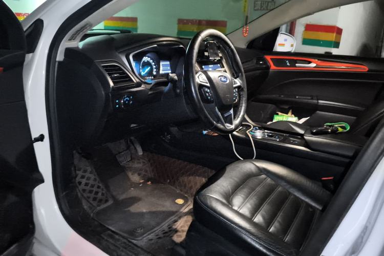 Used Ford Mondeo 2017 EcoBoost 200 Luxury Model Driver Seat