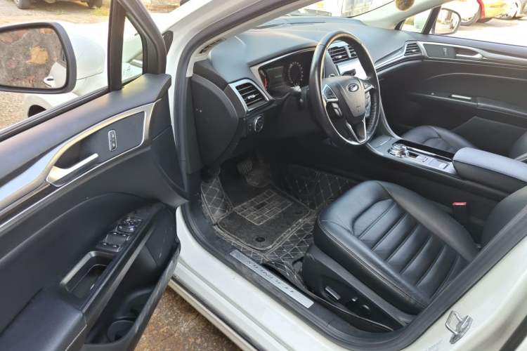 Used Ford Mondeo 2017 EcoBoost 180 Stylish Model Driver Seat