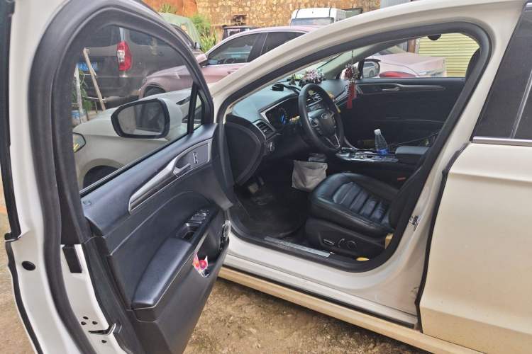 Used Ford Mondeo 2017 EcoBoost 180 Stylish Model Driver Seat
