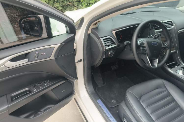 Used Ford Mondeo 2017 EcoBoost 180 Stylish Model Driver Seat
