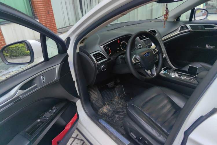 Used Ford Mondeo 2017 EcoBoost 180 Stylish Model Driver Seat