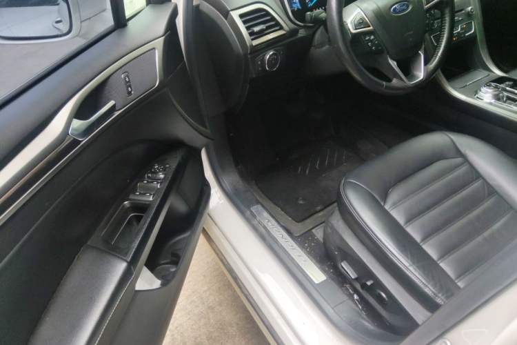 Used Ford Mondeo 2017 Restyled EcoBoost 180 Luxury Version Driver Seat