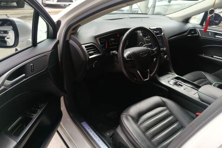 Used Ford Mondeo 2017 EcoBoost 180 Stylish Model Driver Seat
