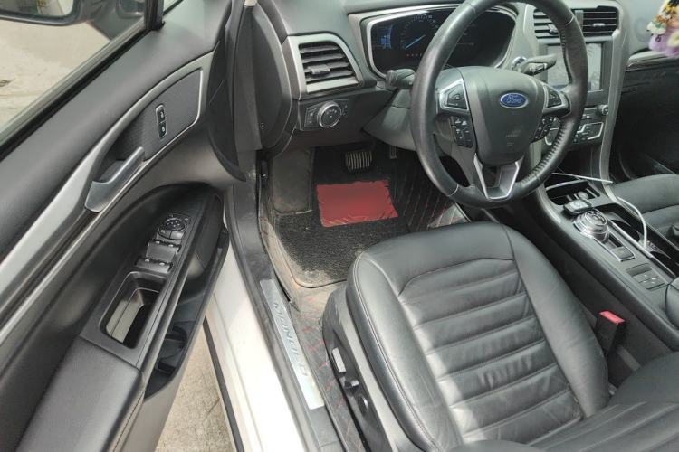 Used Ford Mondeo 2017 EcoBoost 180 Luxury Model Driver Seat