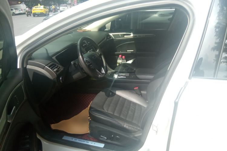 Used Ford Mondeo 2017 EcoBoost 200 Stylish Model Driver Seat